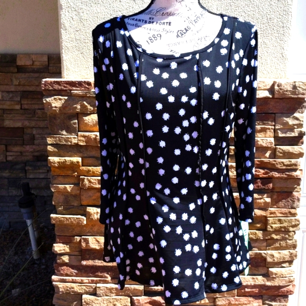 NWT LA Vanya Top Petite.            #56